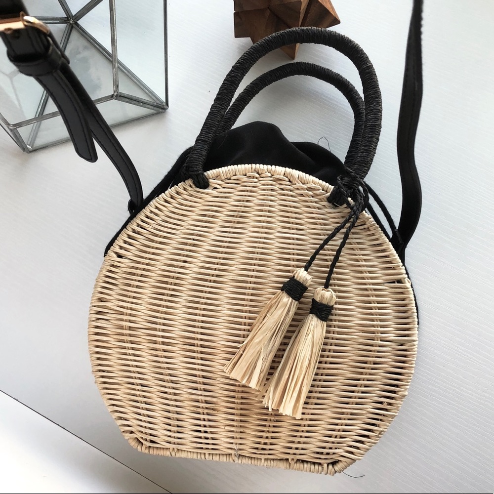 Circle Straw Crossbody Gem